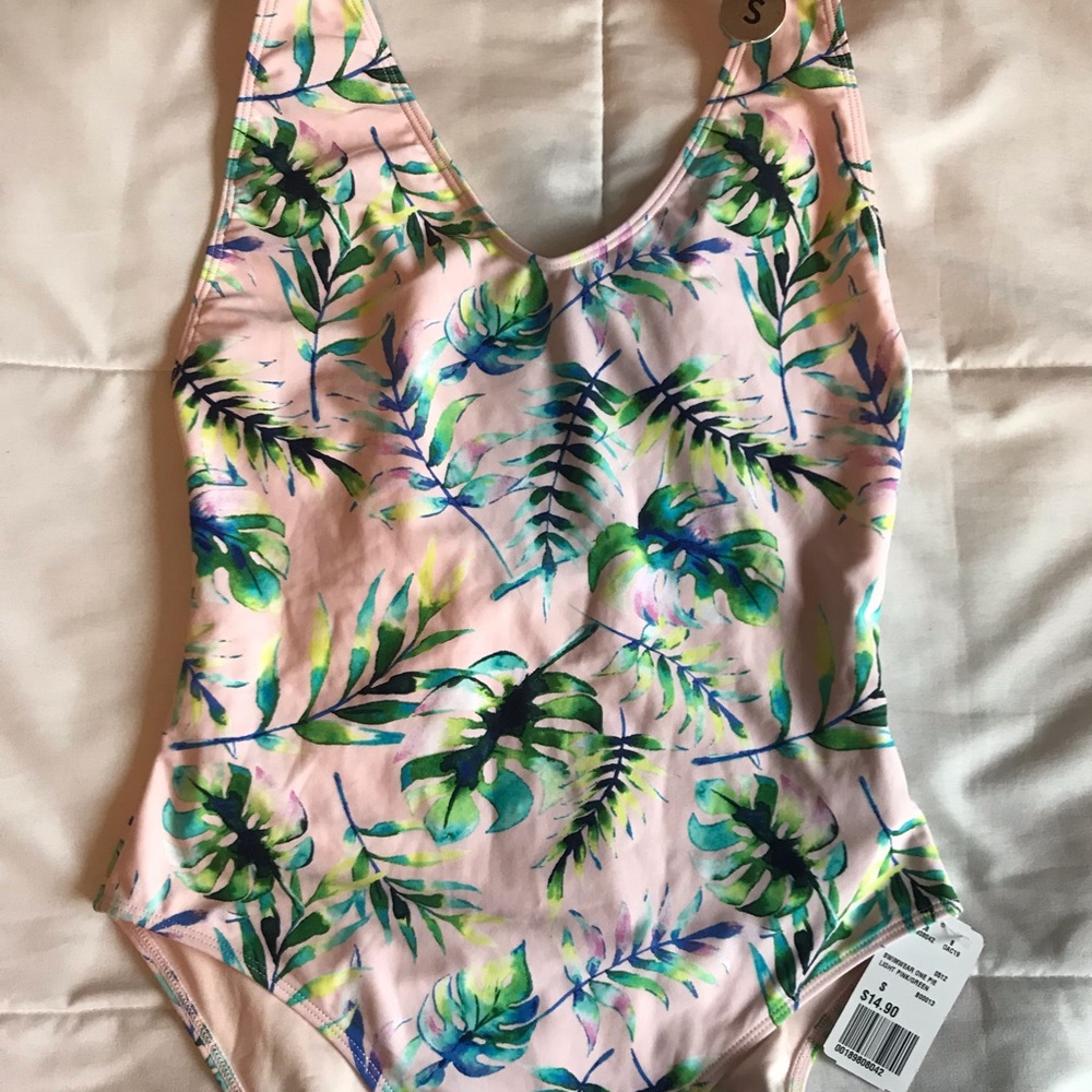 BRAND NEW forever 21 swimsuit.